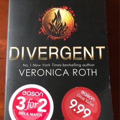 Divergent by Veronica Roth