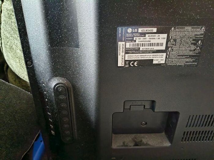 LG TV 42inch + new TV Stand (Hemudu)