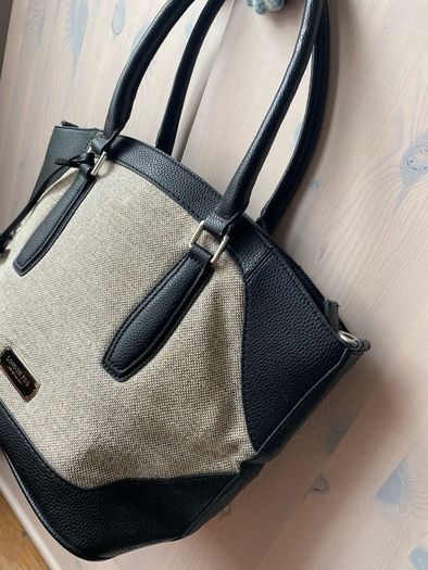 Womans London Fog Elegant Shoulder Bag Handbag In black & ivory