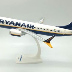 Boeing 737 MAX 8 Ryanair EI-HGT Free Post