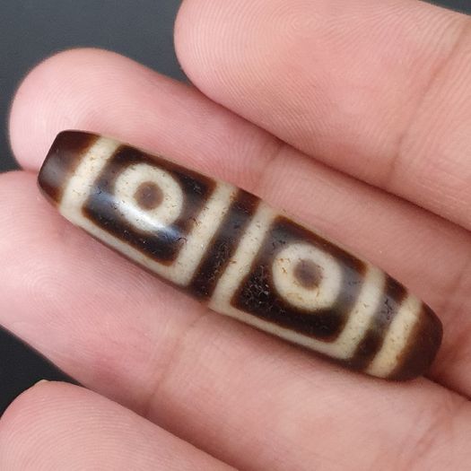 Antique Himalayan Tibetan 4 Eyes Agate Dzi Bead Amulet