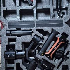 DJI Ronin-S 3-Axis Gimbal Kit + SmallRig Handle + Case - EUR 200