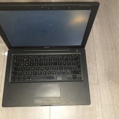 Black Apple MacBook -