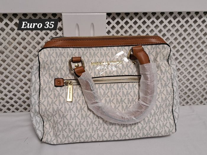 Hand bag