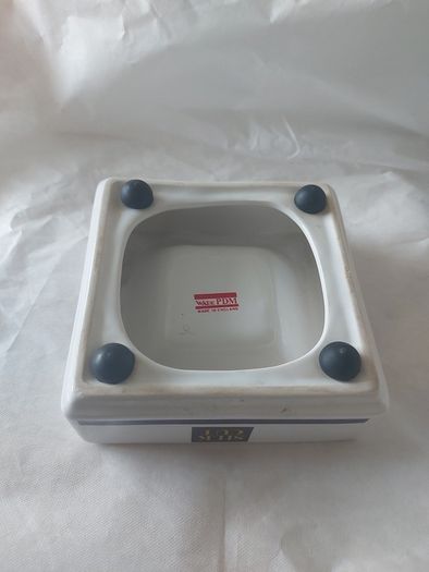Silk Cut square ashtray ,collectors item, with smoking bans advertising bans on ashtrays for health reasons, price includes post to anywhere in Ireland thank you,,see pictures for condition ,take as is,litte pitting on glaze ,sold as is.
