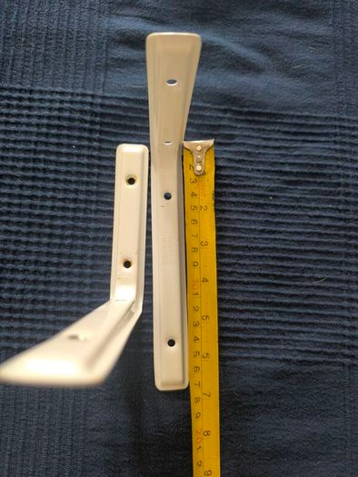 Shelf brackets