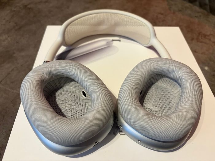 AirPods Max, Silver Lightning
