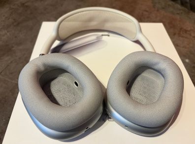 AirPods Max, Silver Lightning