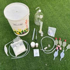 Home brewing/fermenting kit and accessories