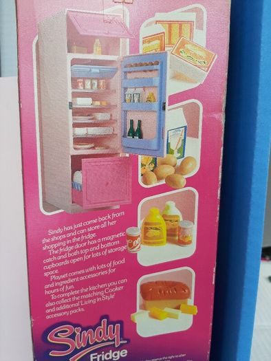 New Sindy vintage unopened Fridge freezer and toy food
