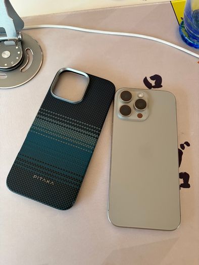 iPhone 16 Pro Max Unlocked + Pitaka