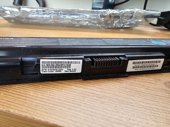 Toshiba laptop battery model no PA3534U-1BRS DC10.8V Repair Spare.