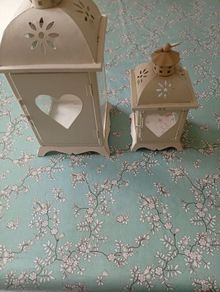 2 lanterns