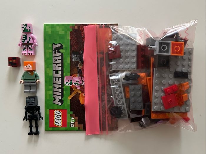 Lego Minecraft The Nether Fight 21139