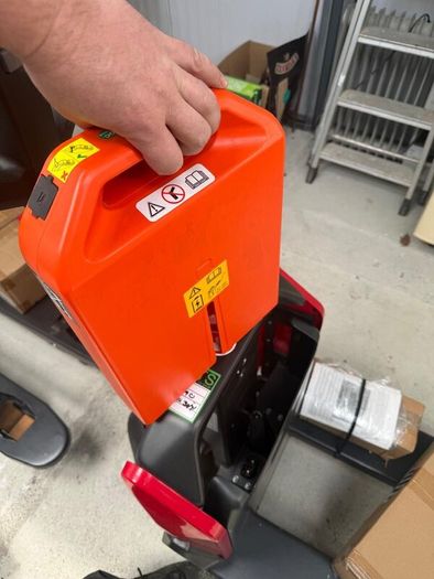 Maximal Power pallet trucks