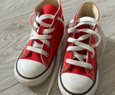 Converse All Star size UK9 (Eur25)