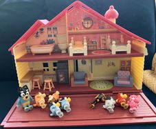 Playset Bluey's Family Home with extra figures