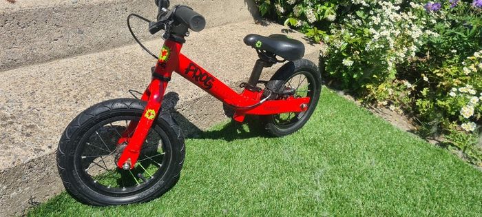 frog balance bike