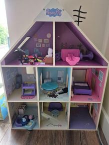 doll house with accessories free to go