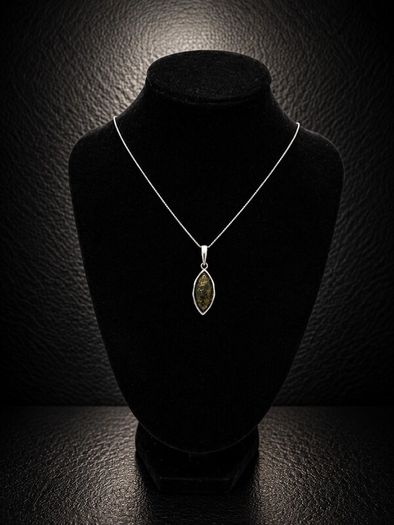 Vintage 925 Sterling Silver & Natural Dark Green Amber Necklace
