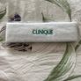 Clinique 2 in 1 cleansing gel with head band Image 6