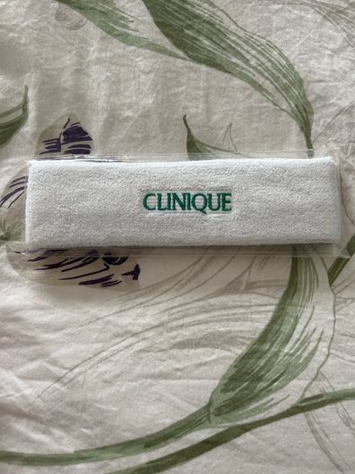 Clinique 2 in 1 cleansing gel with head band