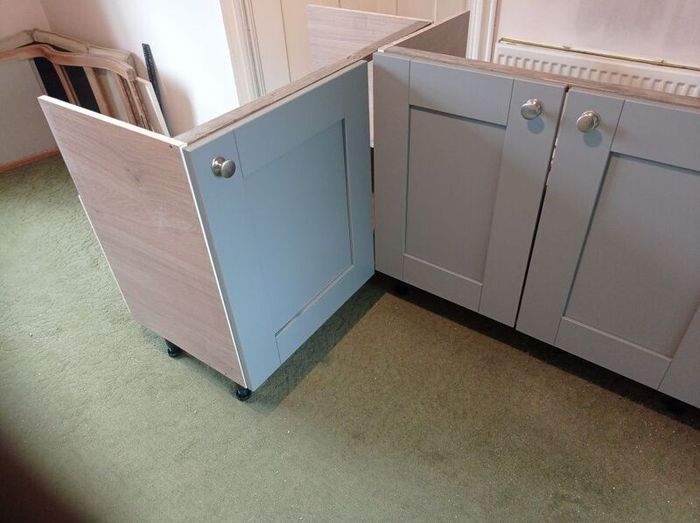 Grey shaker kitchen units