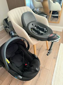 Baby Car Seat 360 base like new