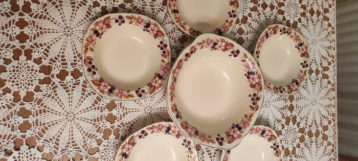 Vintage Alfred Meaking Flower & Berries