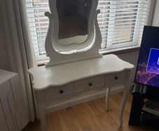 dressing table - free