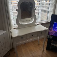 dressing table - free