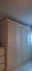 Beautiful, well made and sturdy free standing wardrobe