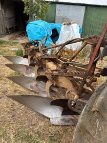 Kverneland plough