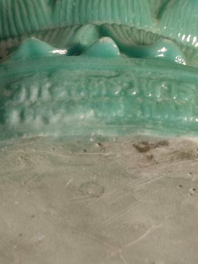 Hindu gods, Chinese gods stamped on base and back Name of Buddha: Guan Yin Buddha statue, jade colour, lap width 18 CM. 25 CM. Tall