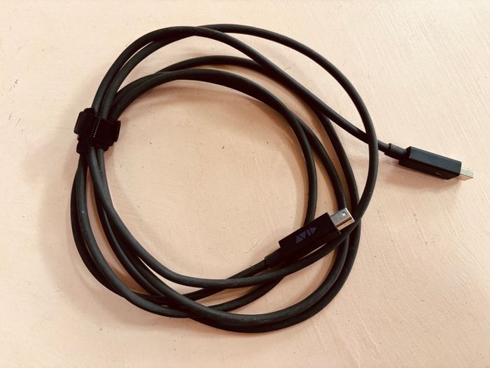 Avid HD Native Thunderbolt Interface w/ DigiLink Mini & Thunderbolt Cable