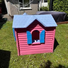 playhouse .Little Tikes