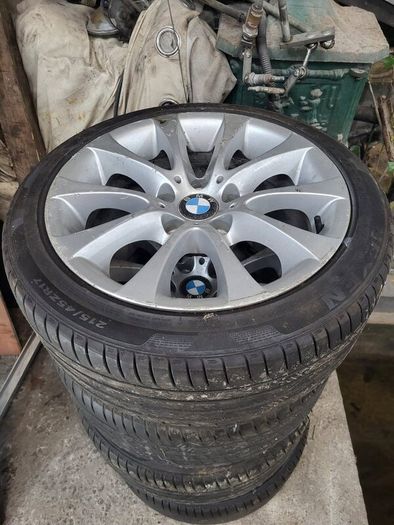 BMW alloys 17 inch with tyres