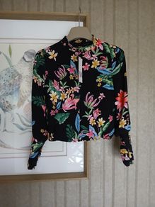 Zara jacket brand new with tags  Postage included