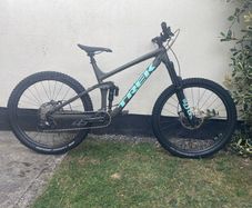 Trek Remedy 8 Full Suspension Mountain Bike