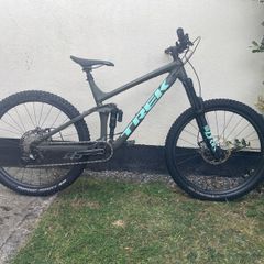 Trek Remedy 8 Full Suspension Mountain Bike