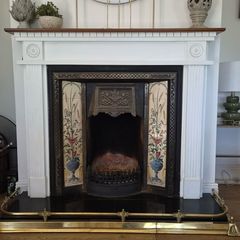 Extendable brass fireplace fender