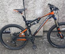 Full suspension mountain bike