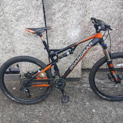 Full suspension mountain bike