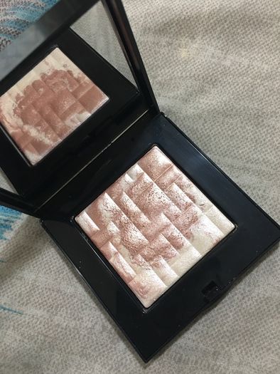 Bobbi brown limited edition highlighter in pink glow
