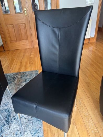 Pre Loved 6 Seater Dining Table with 6 Chairs