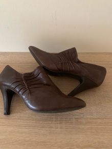 Ladies Shoes