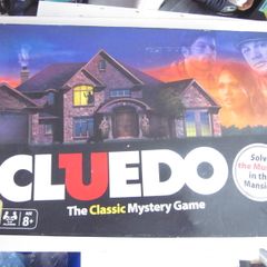 Cluedo The Classic Mystery Game 2011