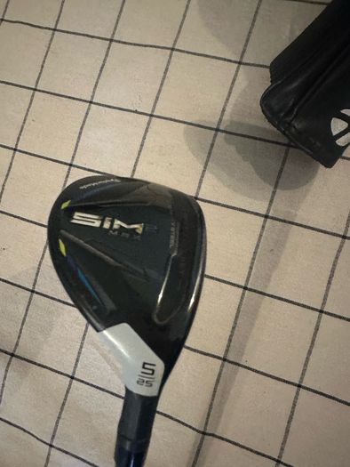 Taylormade Sim 2 max 5 hybrid