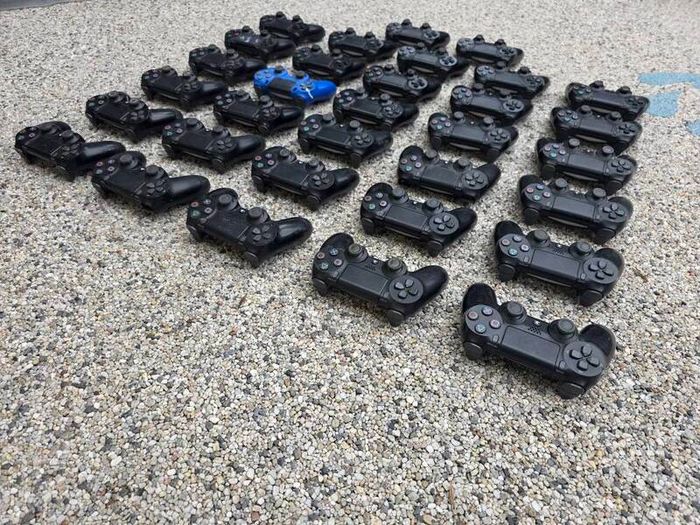 32 x PS4 Controller Joblot (Free Post)