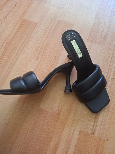 Shoes/Ladies Black Peeptoe .. Size: 4 UK